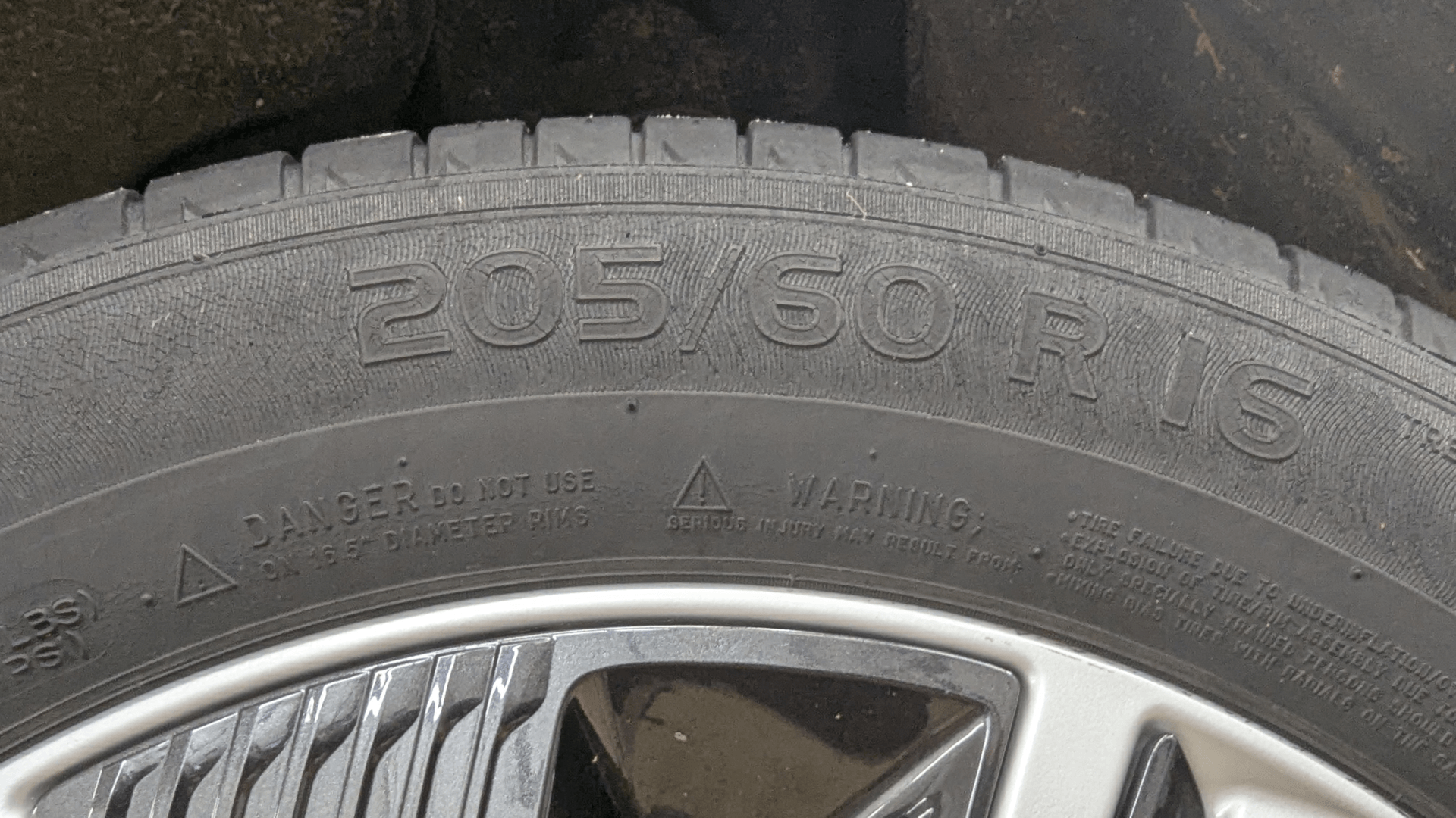 Autoband markeringen: breedte, constructie, maximale belasting en snelheid
